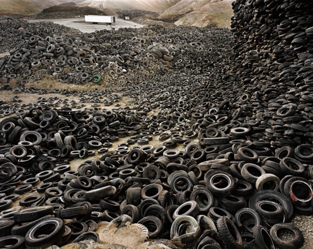 Oxford Tire Pile #1, Westley, California, USA, 1999. © Edward Burtynsky, courtesy Flowers Gallery, Hong Kong / Sundaram Tagore Galleries, Singapore
